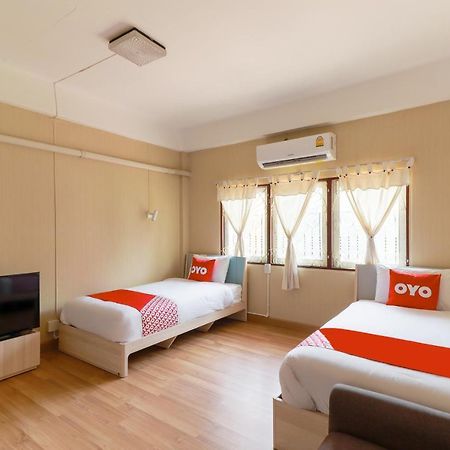 Oyo 743 Sweet Mango Cafe And Hostel Csiangmaj Kültér fotó