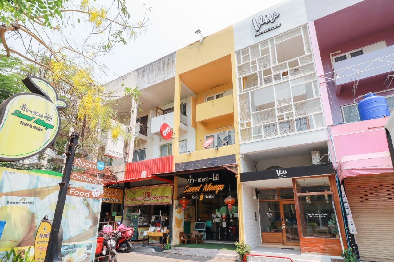 Oyo 743 Sweet Mango Cafe And Hostel Csiangmaj Kültér fotó